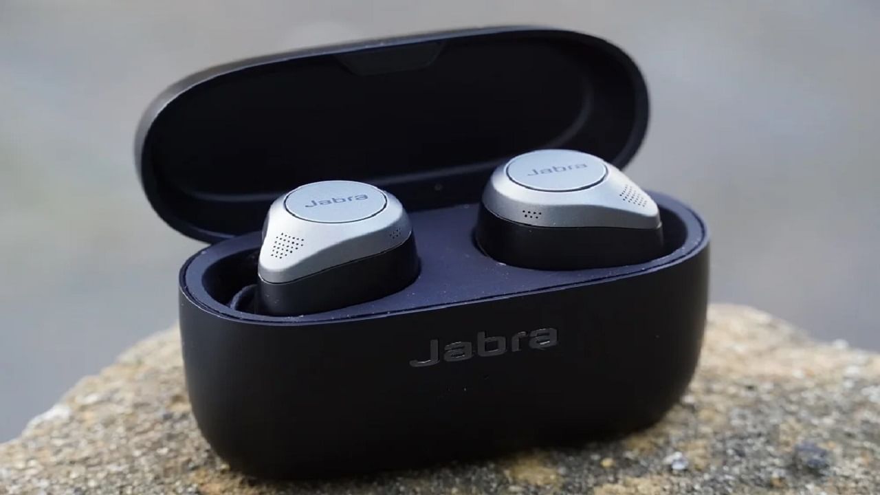 Jabra TWS Earbuds একবর চরজ 28 ঘণট চলব Jabra র ইযরবড এই