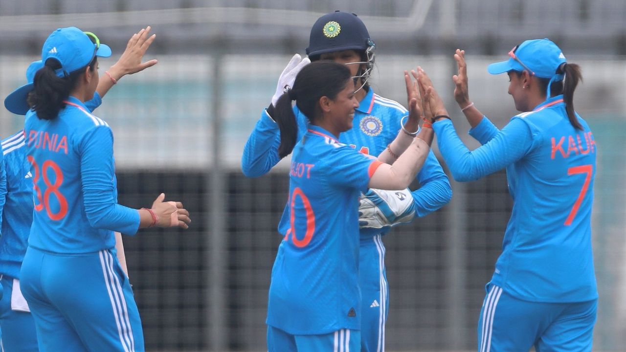 Bangladesh vs India Women ডবউ মযচ ৪ উইকট অমনজযতর বলদশক