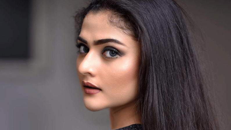 ছবির মুখ্য চরিত্রে ‘জিয়ন কাঠি’র ঐন্দ্রিলা ছবির মুখ্য চরিত্রে ‘জিয়ন কাঠি’র ঐন্দ্রিলা