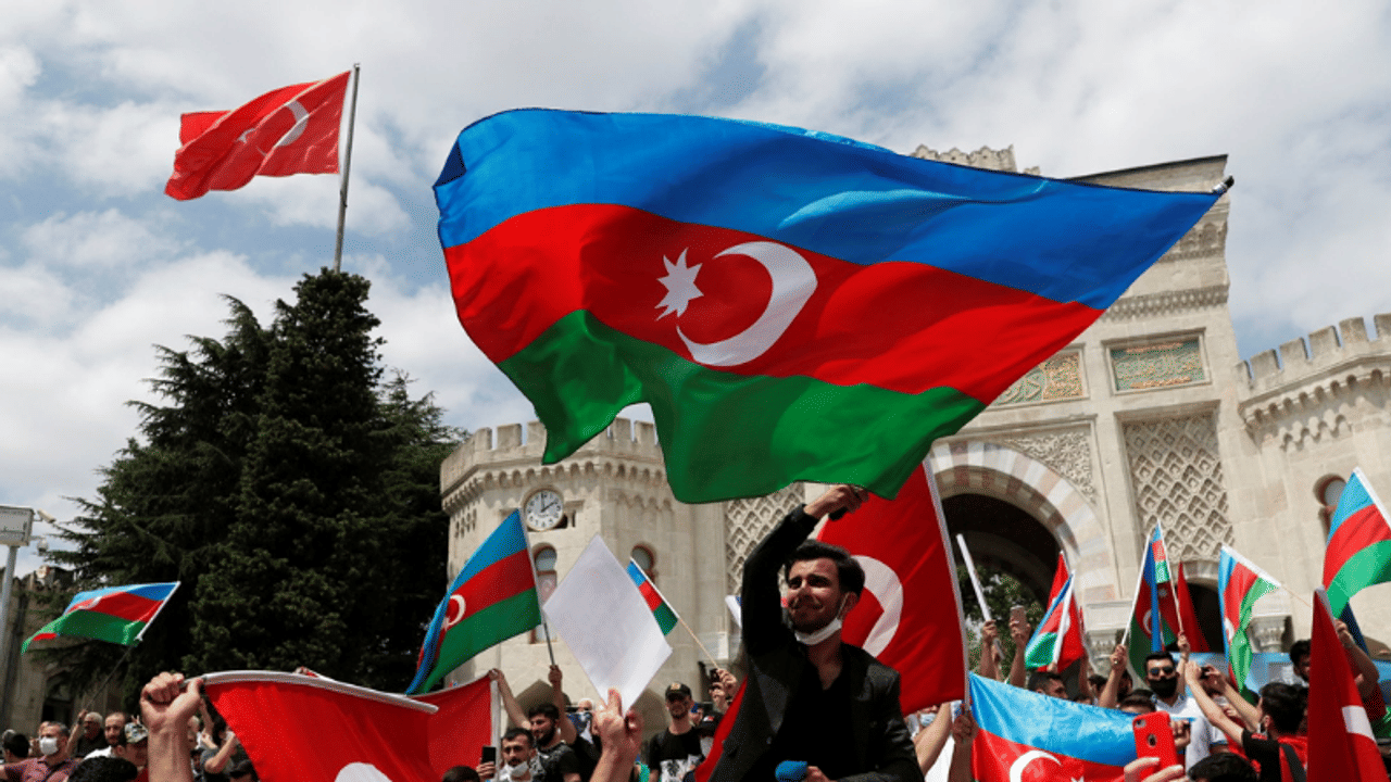 আর্মেনিয়া ও আজারবাইজানের মধ্যে শান্তি চুক্তি সই করাল রাশিয়া! কার দখলে গেল নাগোরনো কারাবাখ?