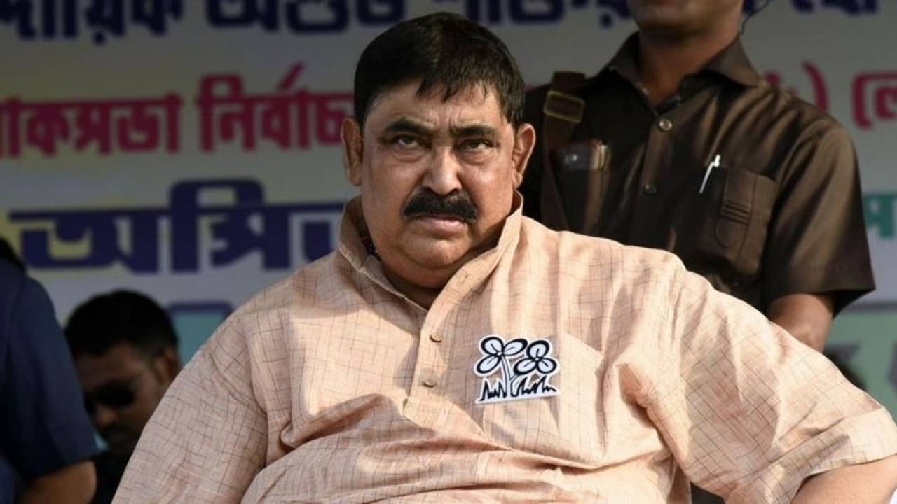 Anubrata Mondal: ‘রবীন্দ্রনাথও আত্মহত্যা করতেন’, বিশ্বভারতীর পড়ুয়াদের লাগামহীন নেশায় তোপ কেষ্টর!