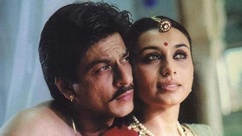 পহেলি (মুক্তি: ২৪ জুন, ২০০৫)— পরিচালনায়। অমল পালেকর। প্রযোজনায় কিং খান এবং তাঁর স্ত্রী গৌরী। পটভূমি রাজস্থান। গল্পে এক অশরীরী আত্মার সঙ্গে নায়িকার প্রেম। ছবির নায়িকা আবার বাঙালি। রানি মুখোপাধ্যায়। ছবির গল্প জোরদার নয়। ২০০৬ সালে অস্কারে মনোনীত হয় ‘পহেলি’। তবে দেশে ‘ভূত’-এ ভয় পায়নি দর্শক আর না প্রেমে পড়েছিল। বক্সঅফিস আয় ১২ কোটি।