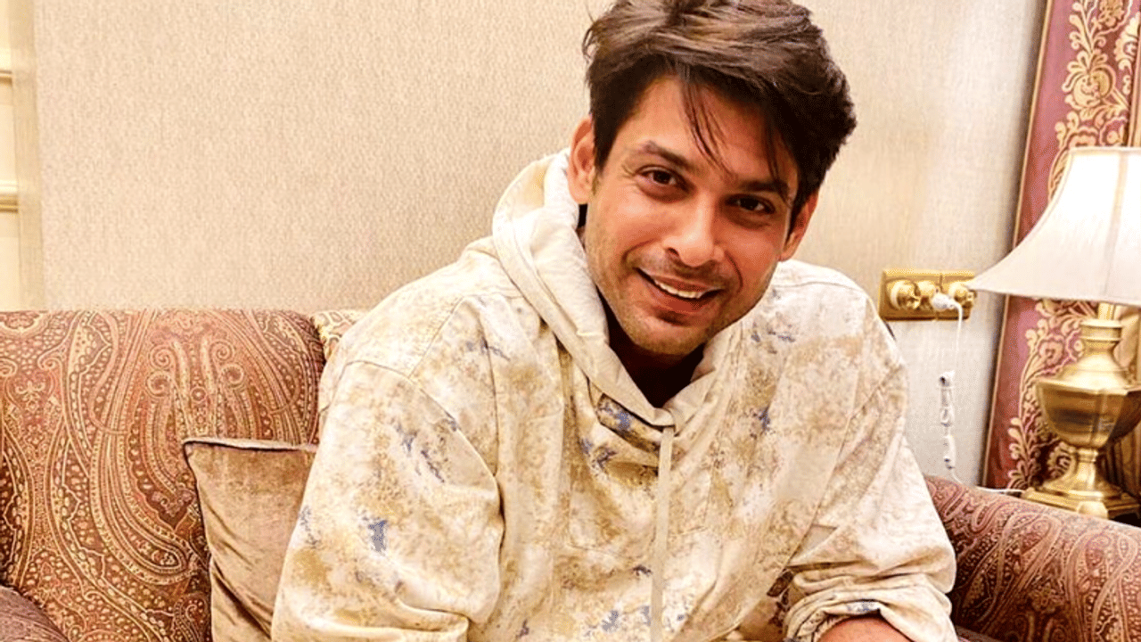 “কেঁদো না!” উষ্ণ আলিঙ্গন করে কাকে বললেন সিদ্ধার্থ?