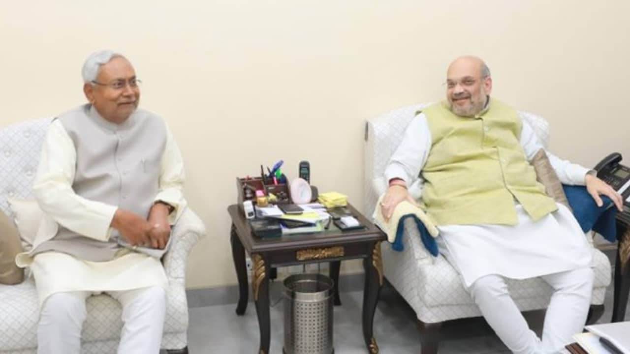 মুখ্যমন্ত্রী নীতীশ হলেও, উপমুখ্যমন্ত্রী পদে মোক্ষম চাল বিজেপির