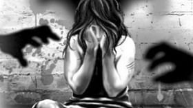 বিবাহ বহির্ভূত সম্পর্কের জের, বাজারে প্রেমিকের সঙ্গে ঘনিষ্ট ছবি দেখিয়ে, নগ্ন করে গ্রাম ঘুরিয়ে শাস্তি, অপমানে আত্মঘাতী যুবতী বিবাহ বহির্ভূত সম্পর্কের জের, বাজারে প্রেমিকের সঙ্গে ঘনিষ্ট ছবি দেখিয়ে, নগ্ন করে গ্রাম ঘুরিয়ে শাস্তি, অপমানে আত্মঘাতী যুবতী