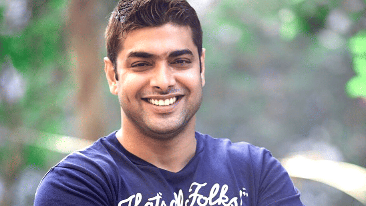 শ্রাবন্তী নন, অন্য কোনও বিশ্বাসযোগ্যর ছবি শেয়ার করলেন রোশন!