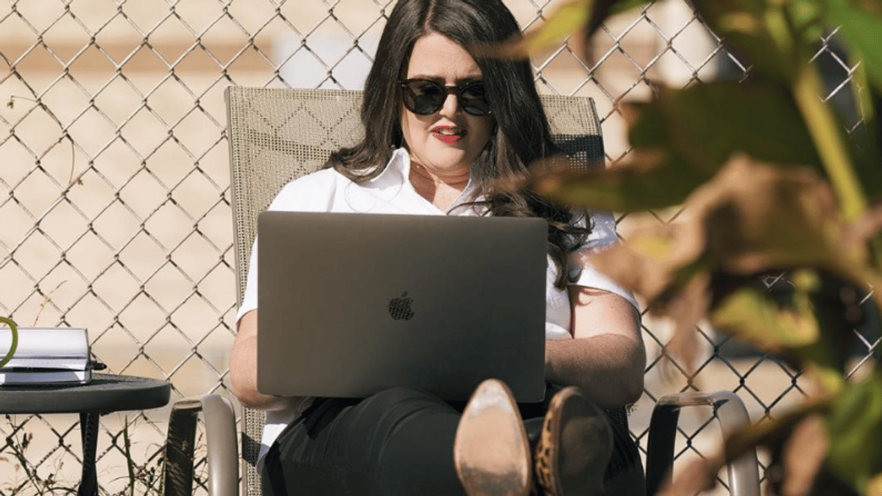 ওয়ার্ক ফ্রম হোমে ত্বকের ক্ষতি! কী করবেন?