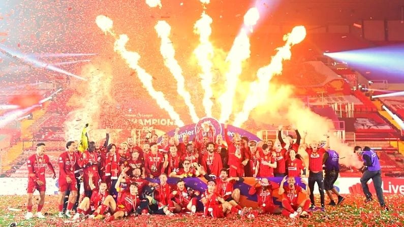 ৩০ বছর পর প্রিমিয়ার লিগে চ্যাম্পিয়ন লিভারপুল। ২০১৯-২০ মরসুমে প্রিমিয়ার লিগের তাজ দখল করে ক্লপের দল। সাত ম্যাচ বাকি থাকতেই লিগ খেতাব নিশ্চিত করে লিভারপুল।