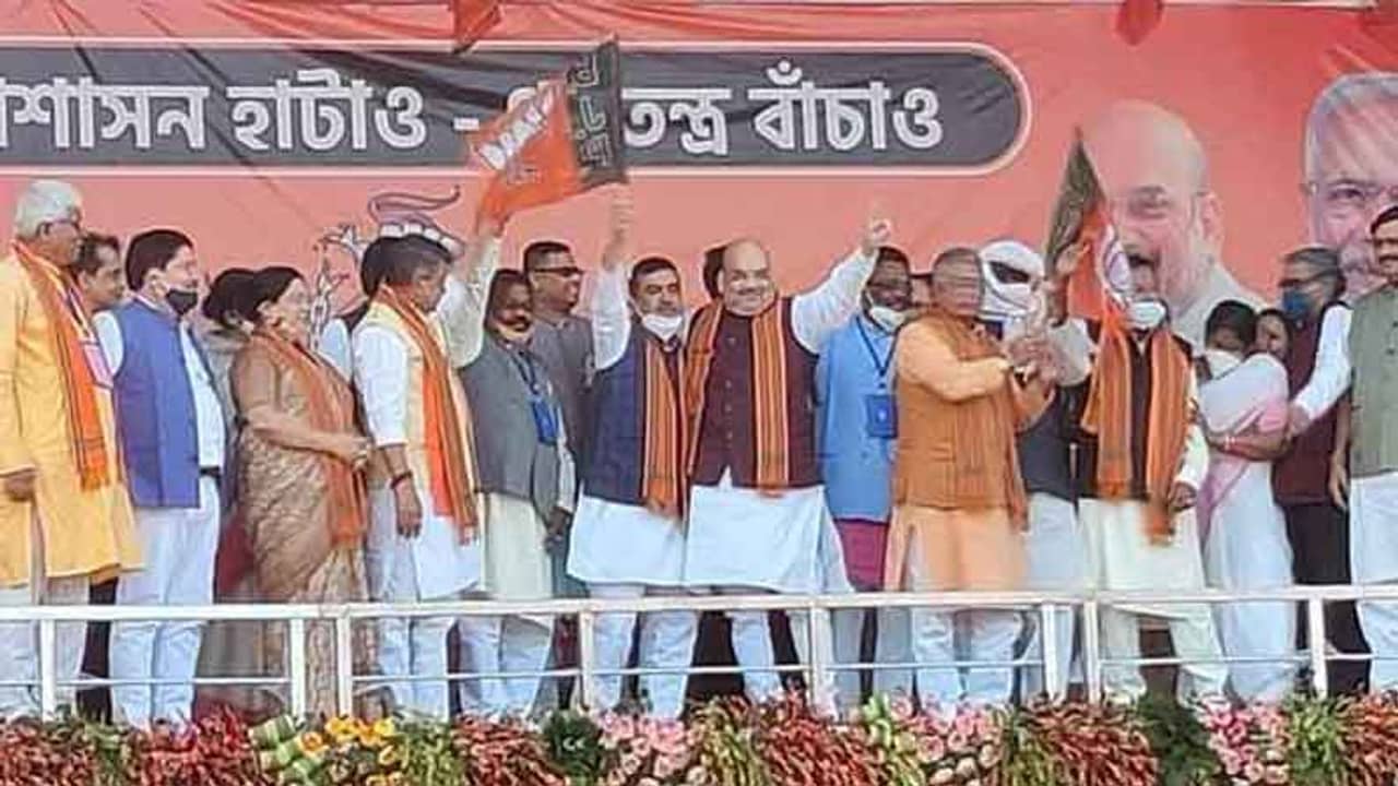 খবরদারি করব না, মাতব্বরিও করব না, শাহি মঞ্চে আশ্বস্ত করলেন শুভেন্দু