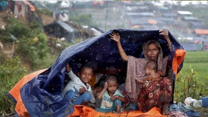 বঙ্গোপসাগরের মাঝে 'ভাসান চরে' দ্বিতীয় দফায় রোহিঙ্গাদের পাঠাল বাংলাদেশ