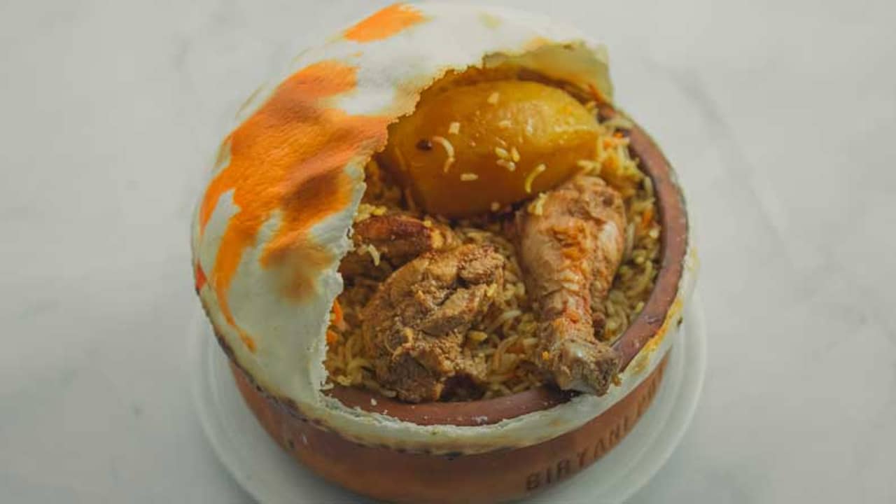 শীত পার্টি জমিয়ে দিতে মেনুতে রাখুন গরম বিরিয়ানি