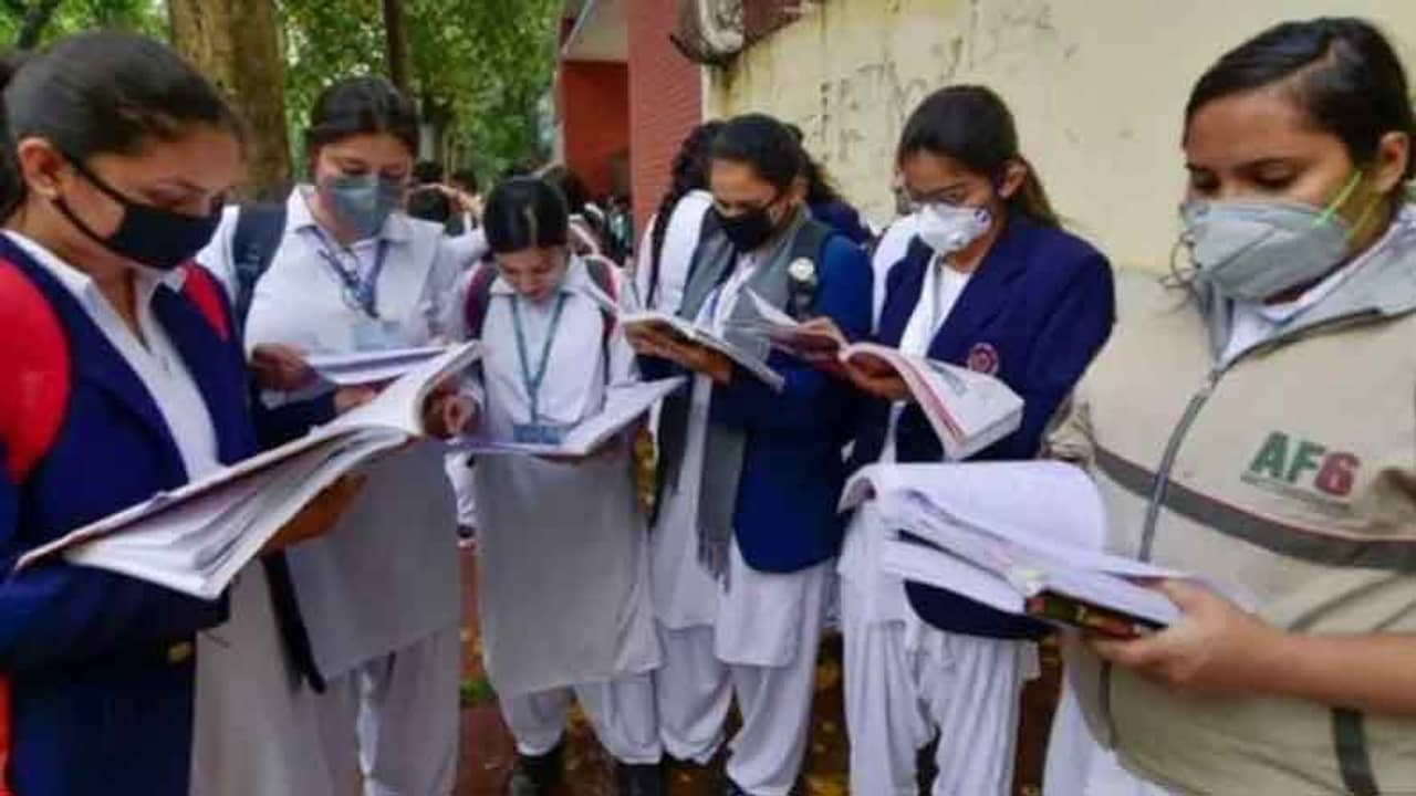 CBSE Class 12 Result: তারিখ পরিবর্তন, দ্বাদশ শ্রেণির রেজাল্ট ২৫ জুলাই