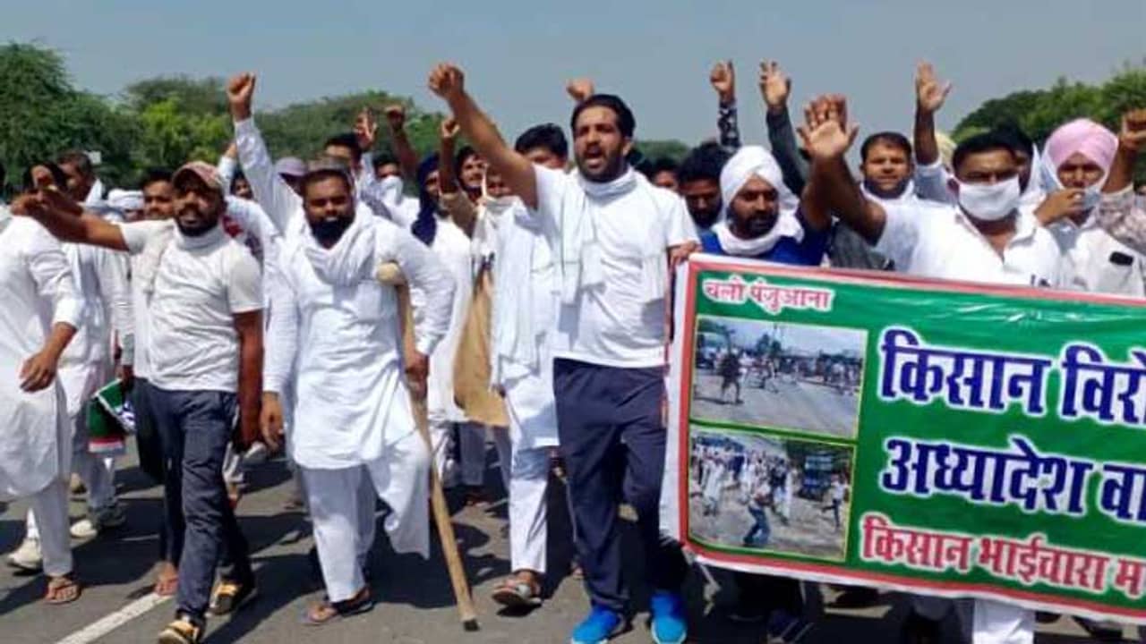 প্রথম দিন নিষ্ফলা, আজ ফের বৈঠক, আইন বাতিলেই অনড় কৃষকরা