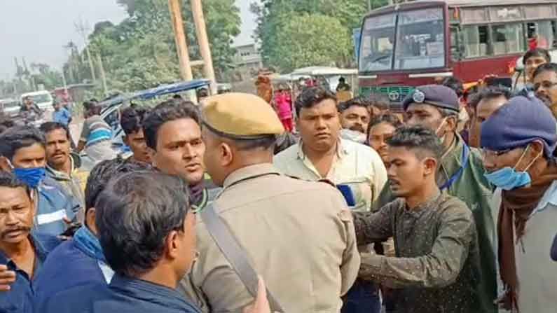 মমতার সভায় যাওয়ার পথে পুলিসের হাতে 'চড়' খেলেন তৃণমূল নেতা!