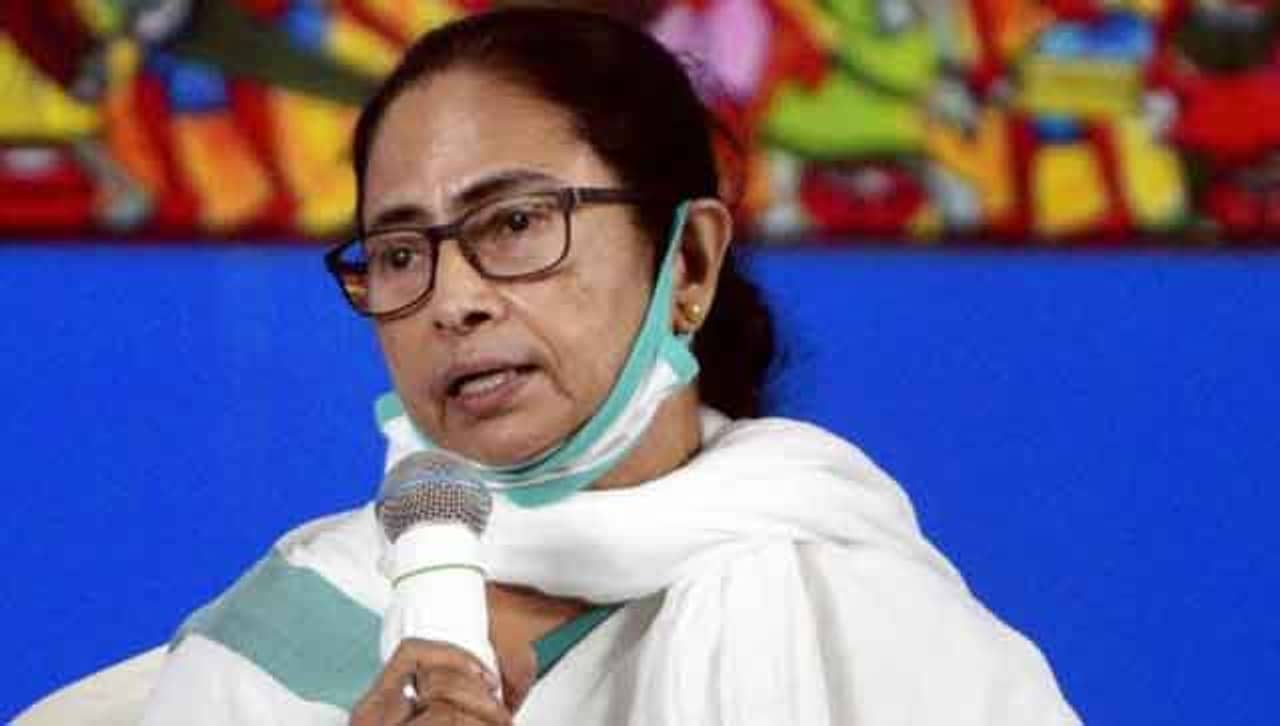 দ্বাদশ শ্রেণির সব পড়ুয়াকে ১০ হাজার টাকা দেওয়ার ঘোষণা মুখ্যমন্ত্রীর