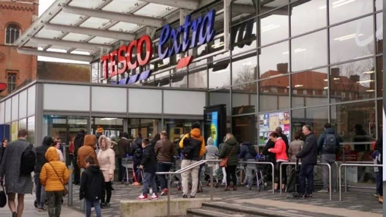 বাড়ছে সংক্রমণ, চলছে টিকা! লন্ডনে আরও শোচনীয় করোনা পরিস্থিতি