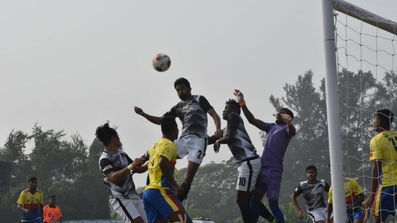 শনিবার কল্যাণীতে কালিঘাট এম এসকে ১-০ গোলে হারায় সাদা-কালো শিবির।