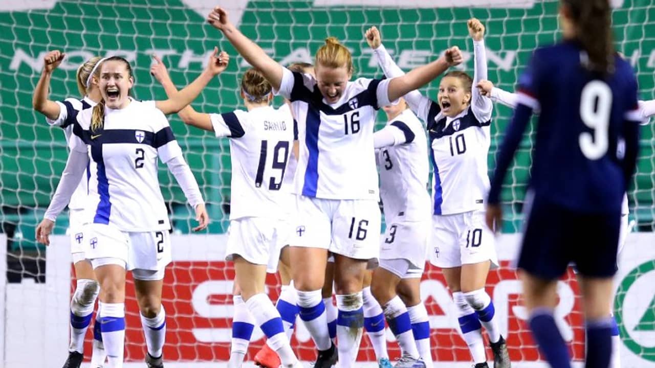 মহিলা ফুটবলারদের মাতৃত্বকালীন ছুটি ঘোষণা ফিফার