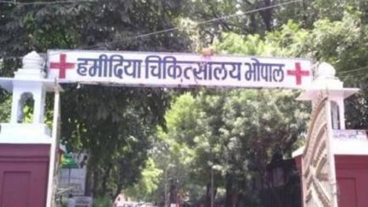 এক ঘন্টা বিদ্যুৎ না থাকায় ৩ রোগীর মৃত্যু কোভিড হাসপাতালে