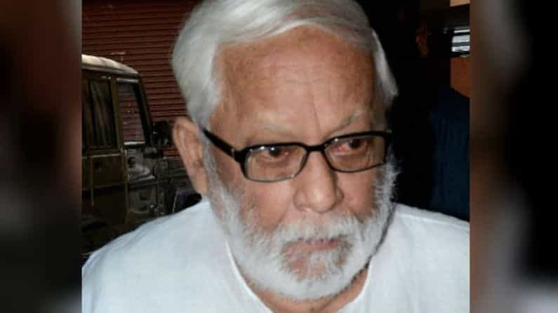 জল খেলেন বুদ্ধবাবু, চোখ খুলে স্ত্রী-মেয়ের কাছে জানতে চাইলেন, 'আমি কোথায়?'