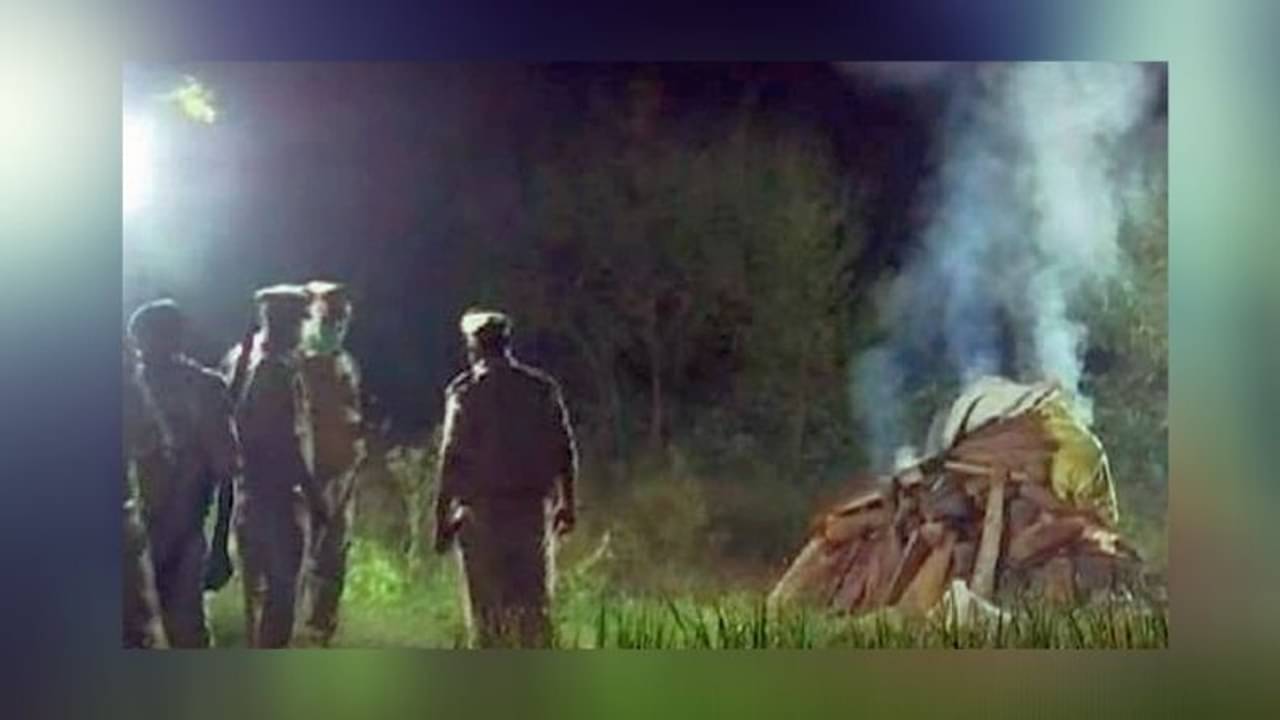 আদালতের প্রশ্নের মুখে পড়ে হাথরসের জেলাশাসককে বদলি যোগী সরকারের