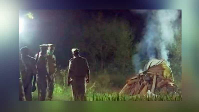 হাথরসের নির্যাতিতার পরিবারের প্রাণের ঝুঁকি, মামলা স্থানান্তরিত করার চিন্তাভাবনা আদালতের হাথরসের নির্যাতিতার পরিবারের প্রাণের ঝুঁকি, মামলা স্থানান্তরিত করার চিন্তাভাবনা আদালতের