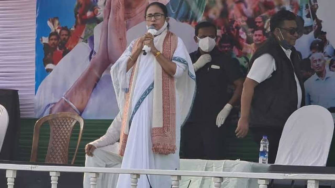 কেন্দ্র কি আর উপাচার্য পায়নি, একটা নিয়ে এসেছে বিজেপি মার্কা মারা