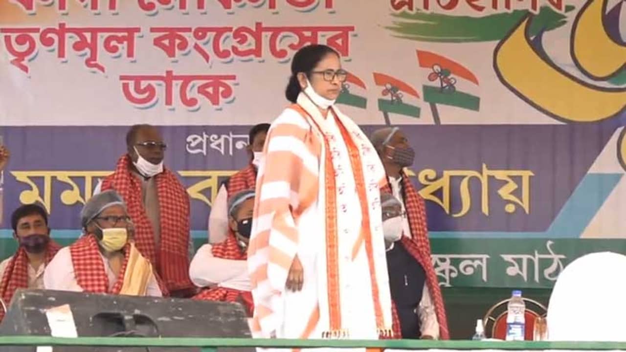 একুশের আগে মতুয়া-মন পেতে মমতার মুখেও নাগরিকত্ব