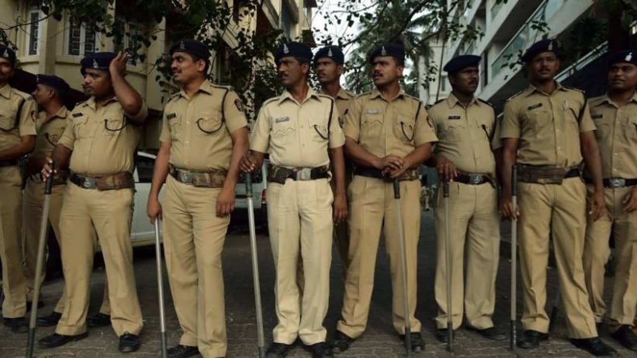 উপদ্রুত ছত্তীসগঢ় নয়, রাজনীতির রঙে বাংলা-বিহারেই বেশি পুলিসি নিরাপত্তা, চমকপ্রদ পরিসংখ্যান