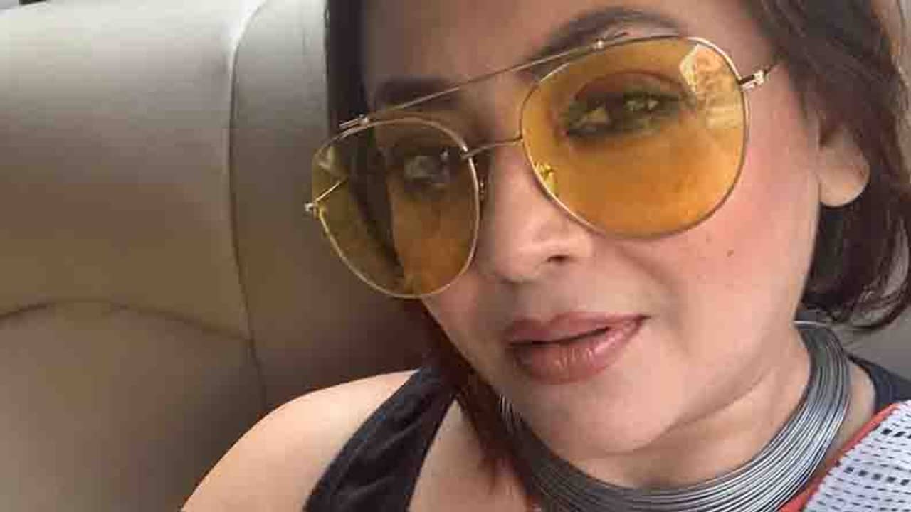 ‘টুম্পা সোনা’ গানের সঙ্গে এবার নাচলেন শ্রীলেখা মিত্র!