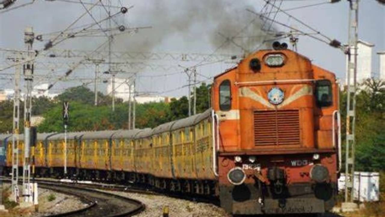 ভাইয়ের এক টুইটেই পরীক্ষার্থীকে সঠিক সময়ে গন্তব্যে পৌঁছে দিল রেল