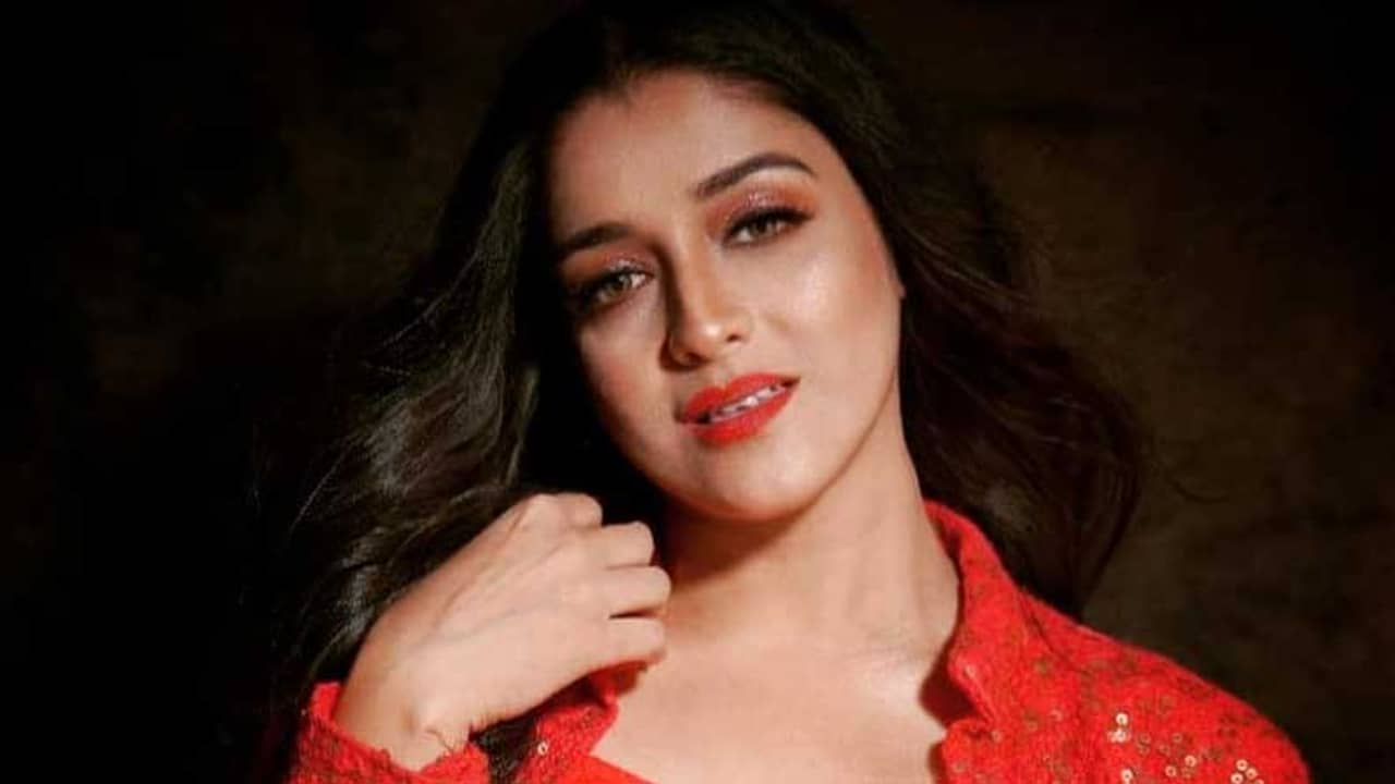 ‘ভুতু’, ‘পটল’-এর পর ফের ‘মা’ হলেন অনিন্দিতা