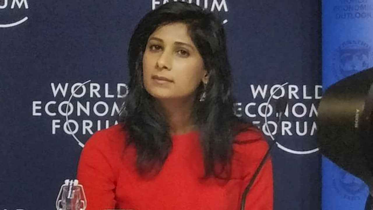 আসন্ন বাজেটে দুটি বিষয়ে নজর দেওয়ার পরামর্শ গীতা গোপীনাথের