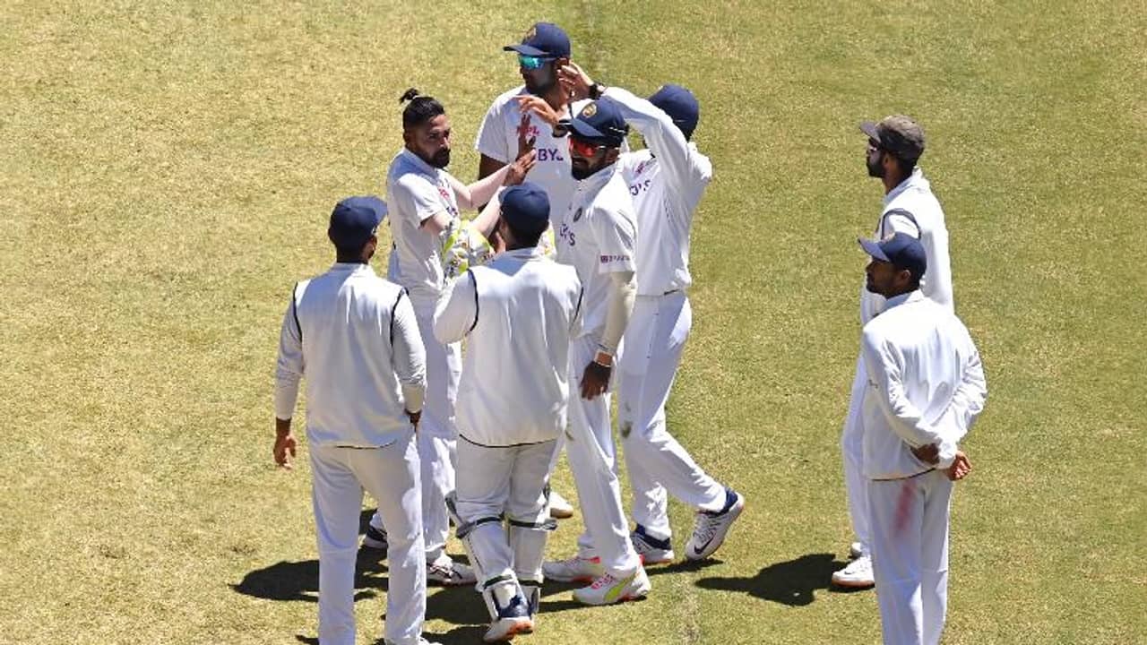 রাহানেদের ফাঁদে পড়েছে অস্ট্রেলিয়া, মানছেন স্মিথরা