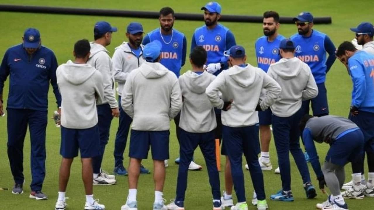 ইংল্যান্ড সিরিজের আগে এক সপ্তাহের কোয়ারান্টিনে কোহলিরা