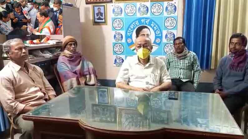 নাড্ডা ফিরতেই মুস্থূলির সেই পাঁচ কৃষক পরিবার তৃণমূলের বিধায়কের দ্বারস্থ! নাড্ডা ফিরতেই মুস্থূলির সেই পাঁচ কৃষক পরিবার তৃণমূলের বিধায়কের দ্বারস্থ!