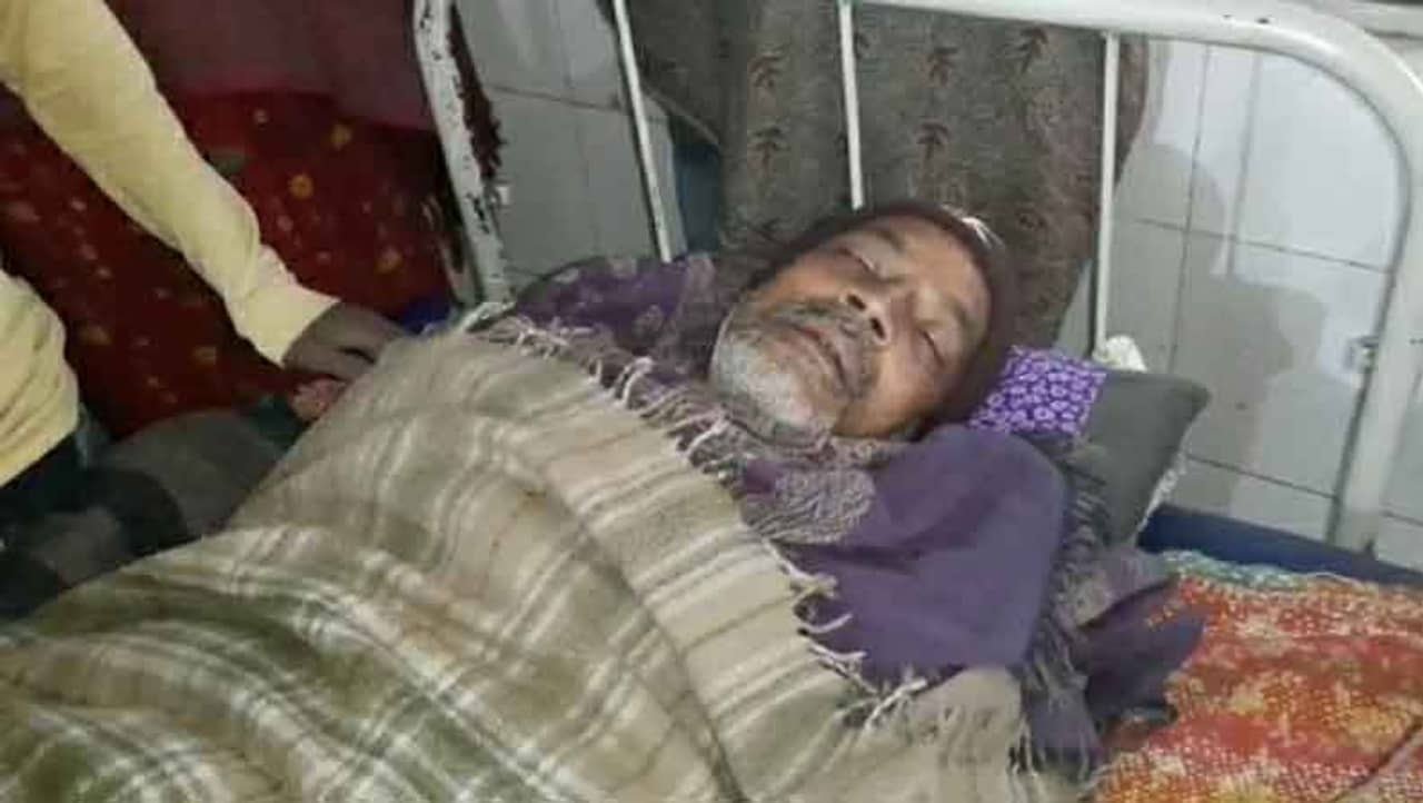 প্রকাশ্যে তৃণমূল কর্মীকে গণপিটুনি, আক্রান্ত স্ত্রীও!