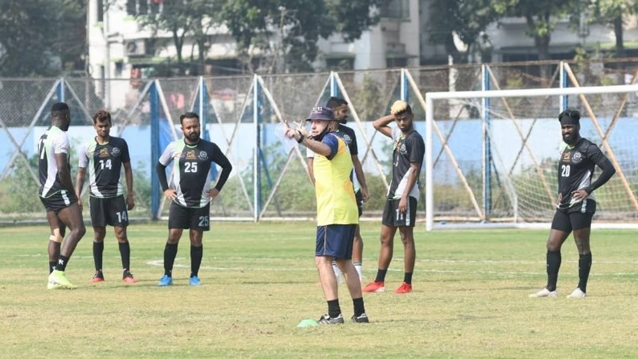 গোল করার লোক খুঁজছেন মহমেডান কোচ হেভিয়া