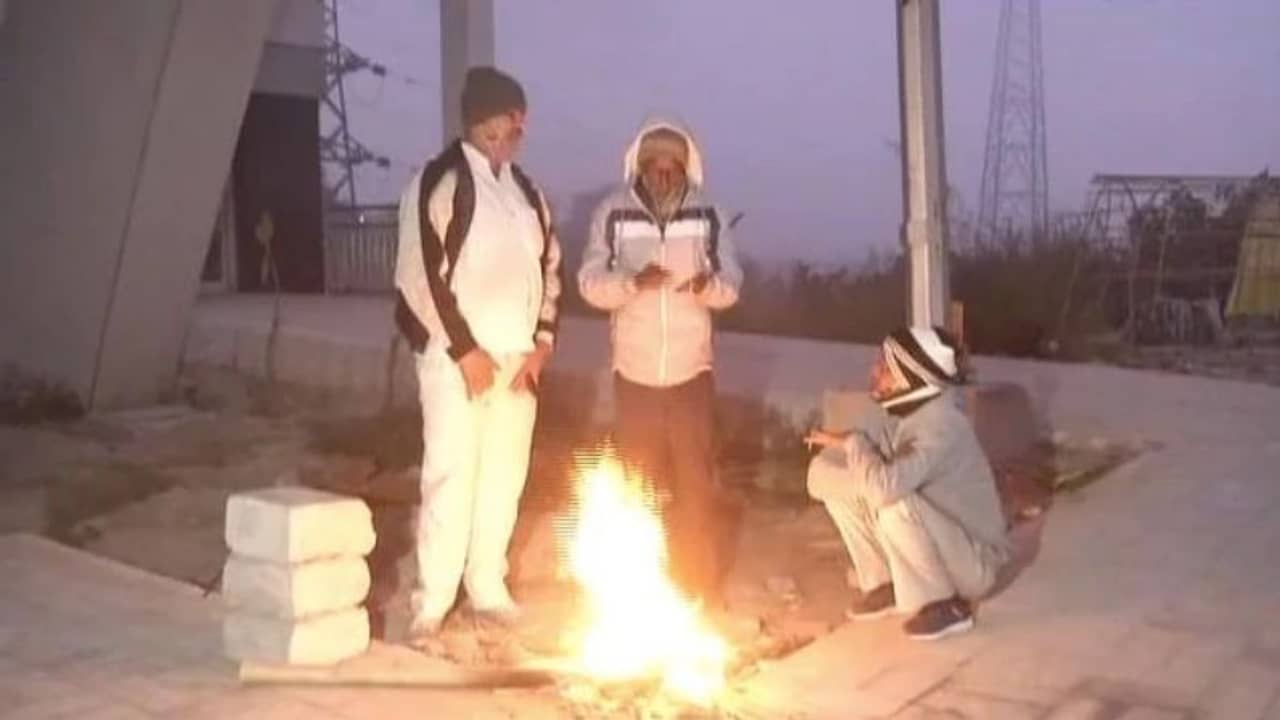 নতুন বছরের প্রথম দিনই দিল্লির ১৫ বছরের ইতিহাসে সবচেয়ে শীতলতম