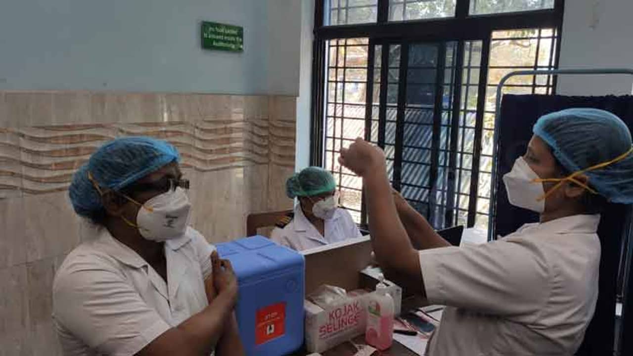 করোনা-যুদ্ধে নতুন ভোর, আজ থেকেই শুরু ভ্যাকসিনেশন