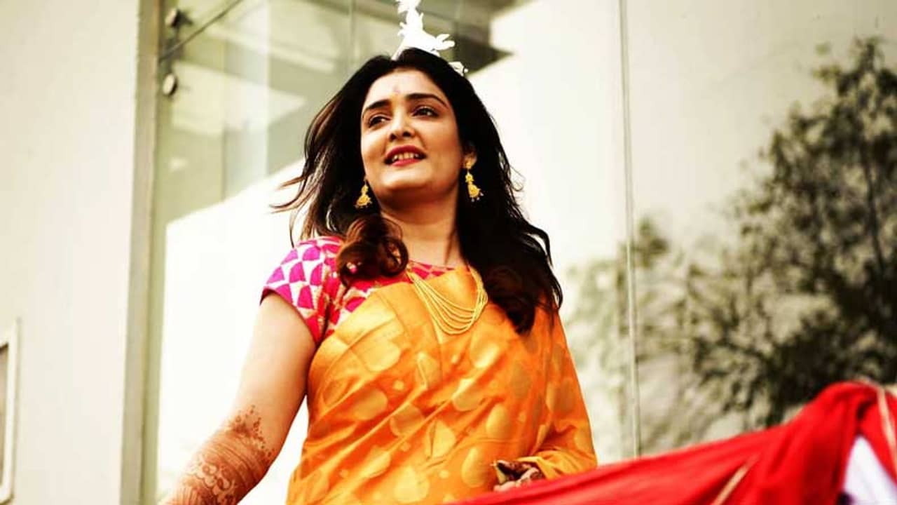 বিয়ের পর শাঁখা, পলা পরেননি কেন? ফেসবুকে সমালোচনার জবাব দিলেন ত্বরিতা