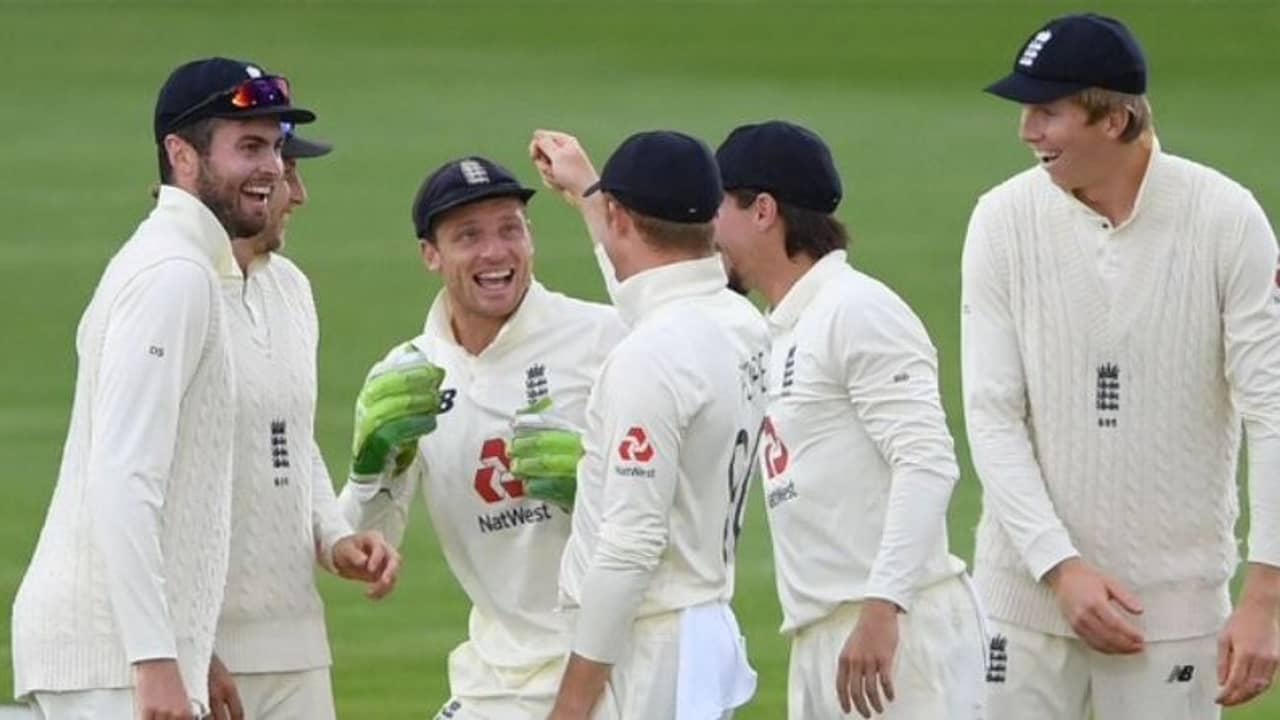 শ্রীলঙ্কাকে উড়িয়ে ভারতে আসছেন রুটরা