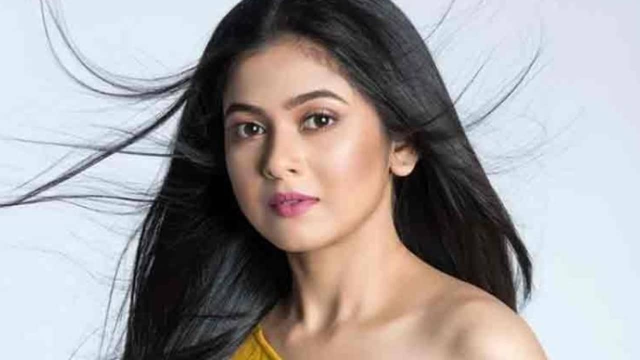 নতুন বছরে নতুন কাজ পায়েলের, থাকছেন দেশের মাটিতে