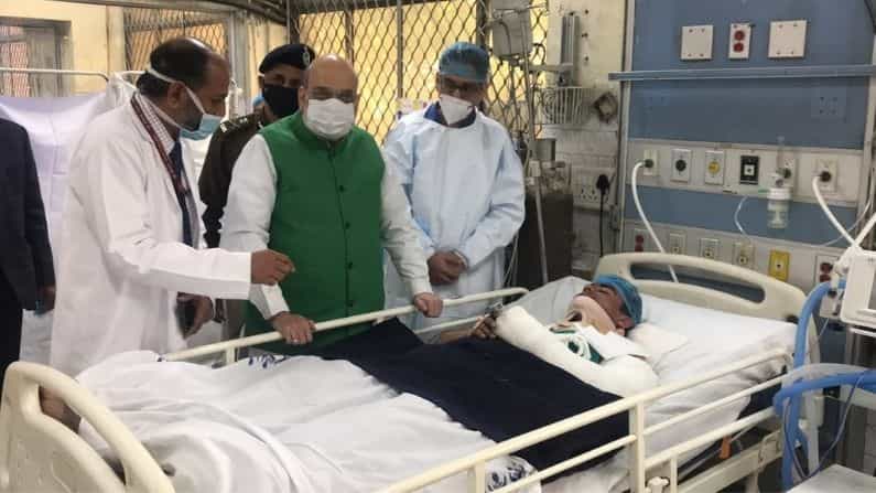 'আপনাদের সাহসিকতায় গর্বিত', আহত পুলিশকর্মীদের সঙ্গে দেখা করলেন স্বরাষ্ট্রমন্ত্রী