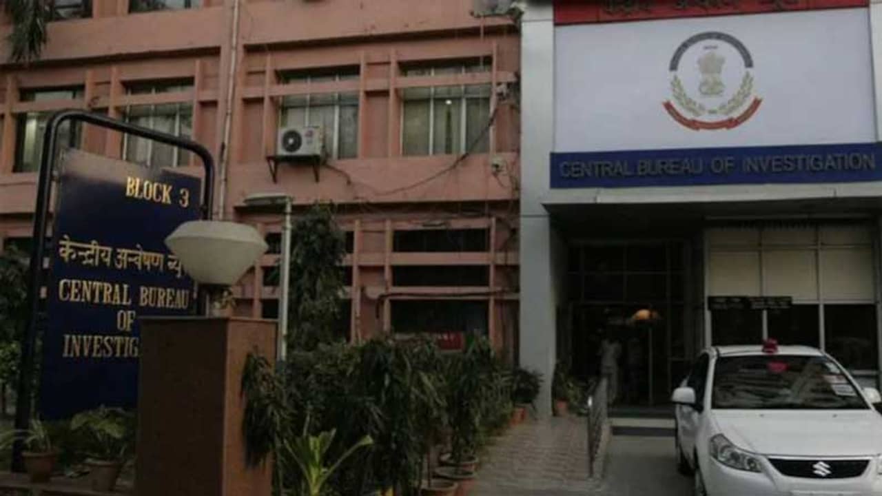 সারদা মামলায় সিবিআই দফতরে আসিফ খান