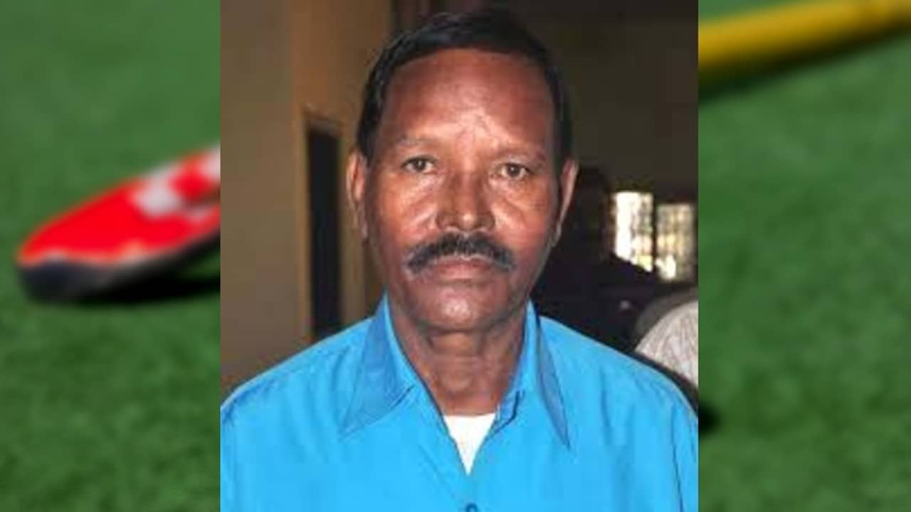 চলে গেলেন হকির সোনালি যুগের তারকা মাইকেল কিন্ডো