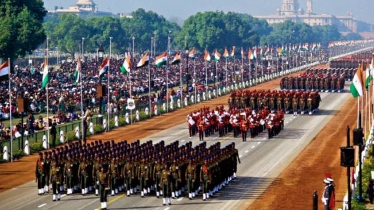 প্রজাতন্ত্র দিবসের অনুষ্ঠানে চলল কাঁচি, ১৫ বছরের নীচে প্রবেশ নিষেধ