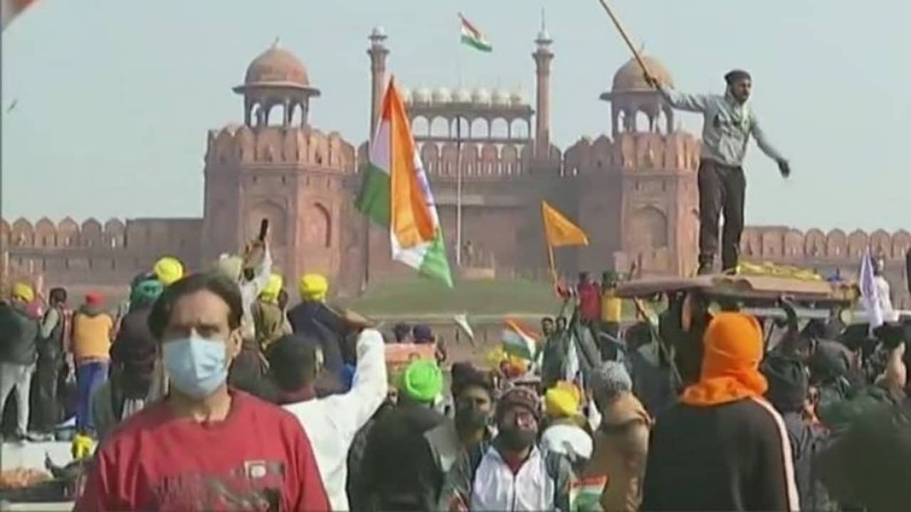 ট্রাক্টর মিছিলে বিশৃঙ্খলায় বিপাকে অন্নদাতারা, বাজেটের দিন সংসদ অভিযান বাতিল