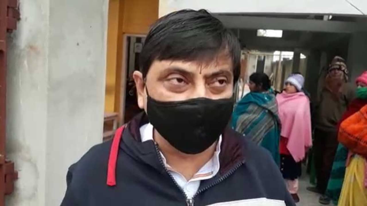 আমি টিকা নিচ্ছি না, চরম বিতর্কে পিছু হঠতে হল তৃণমূল বিধায়ককে