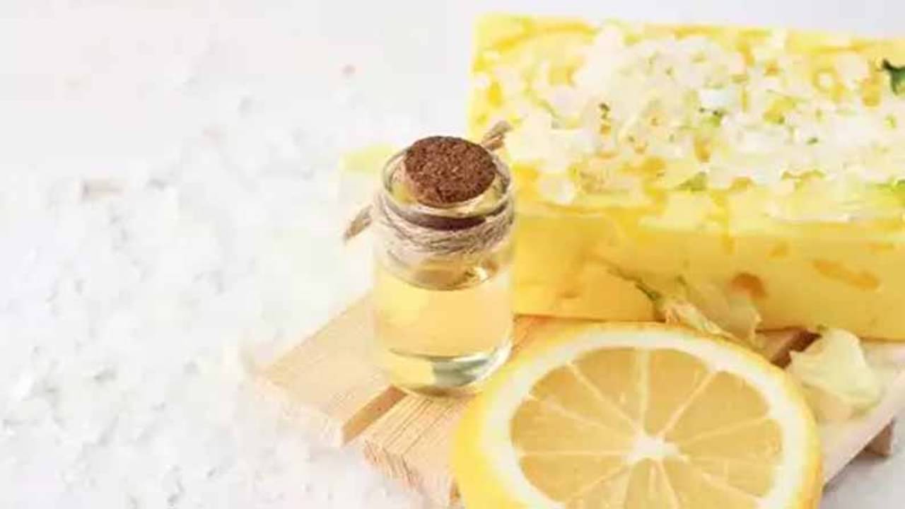 খেয়ে নয়, চিনি মেখে সুন্দর রাখুন ত্বক